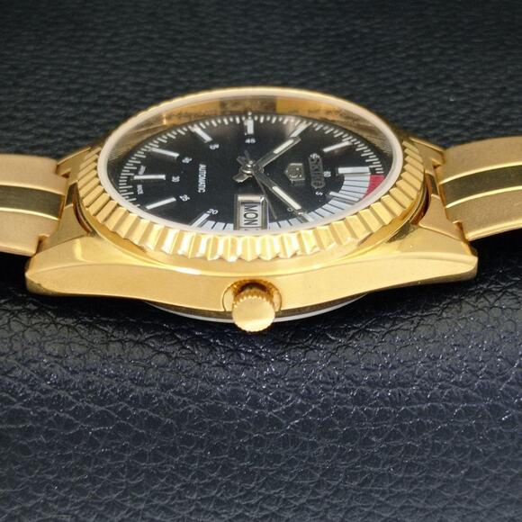 Vintage 1992 Seiko Automatic Mens Gold Watch W/daydate & Red accents - Picture 5 of 10